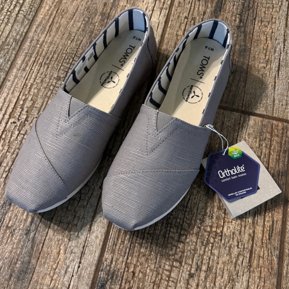 NWT Tom’s ortholite alpargata